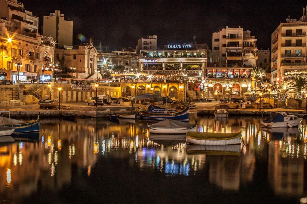 Deluxe Apartment Steps To St George'S Bay Saint Julian's エクステリア 写真
