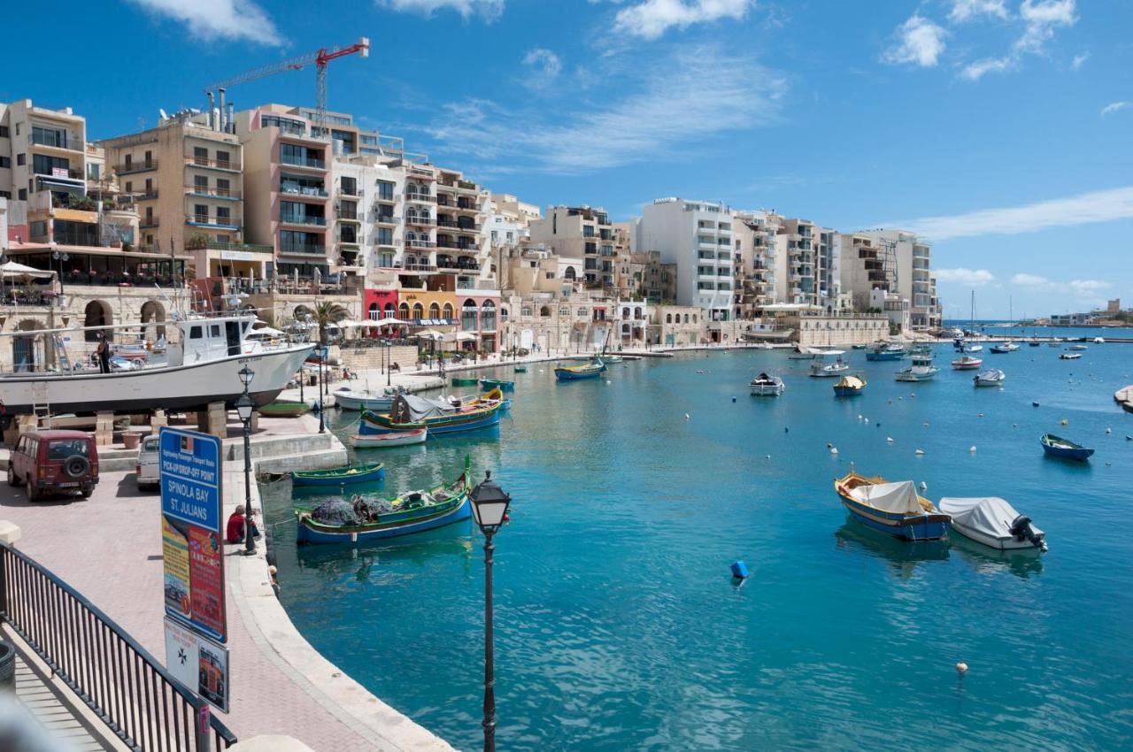 Deluxe Apartment Steps To St George'S Bay Saint Julian's エクステリア 写真