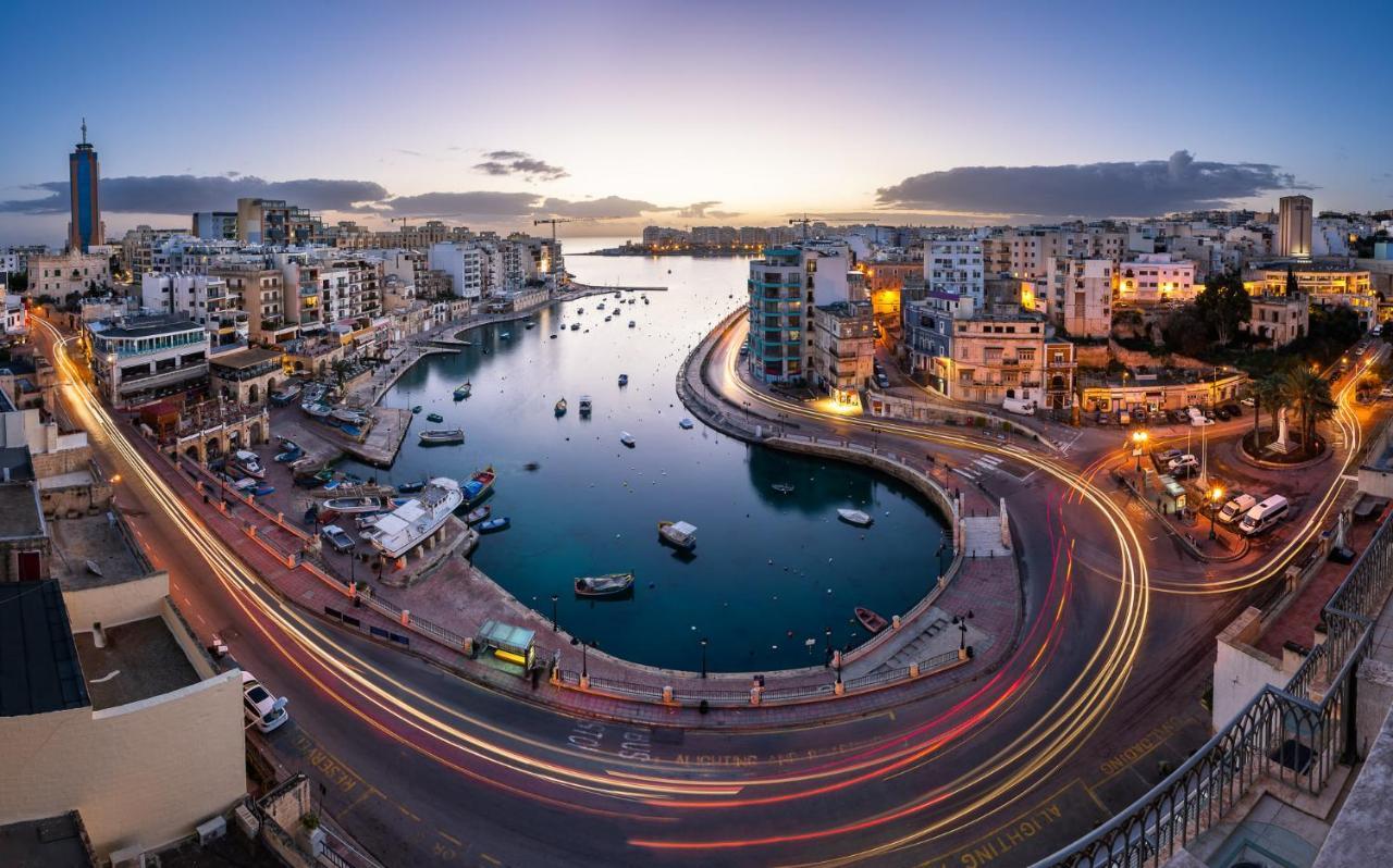 Deluxe Apartment Steps To St George'S Bay Saint Julian's エクステリア 写真