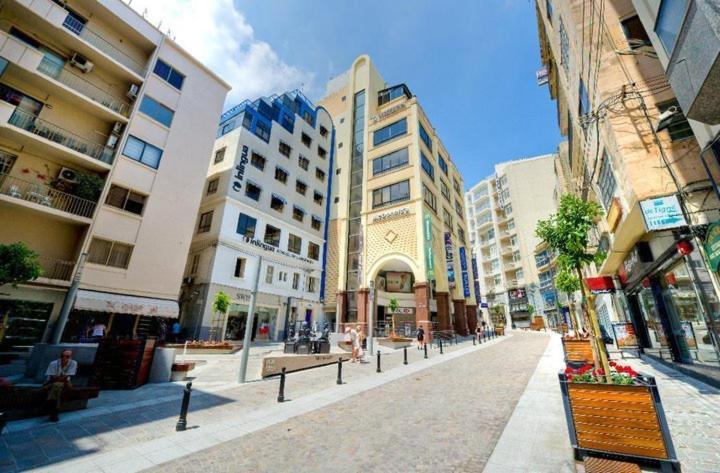 Deluxe Apartment Steps To St George'S Bay Saint Julian's エクステリア 写真