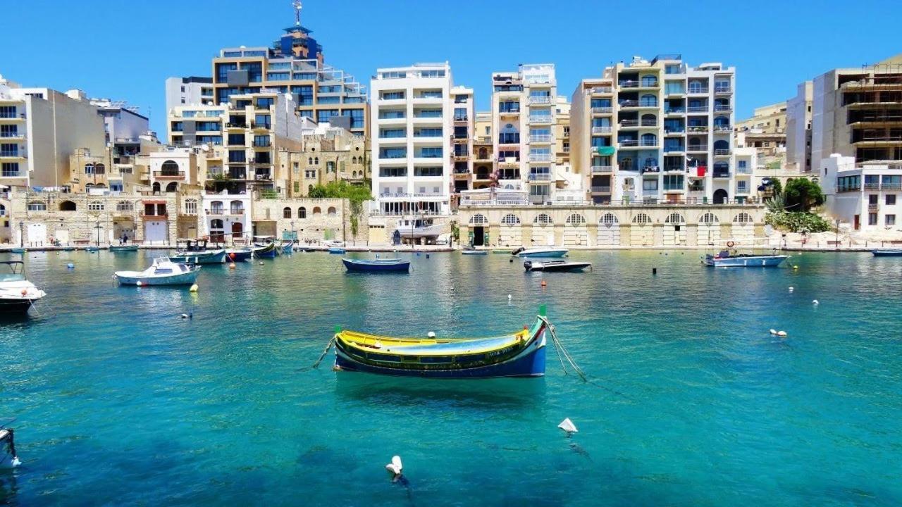 Deluxe Apartment Steps To St George'S Bay Saint Julian's エクステリア 写真